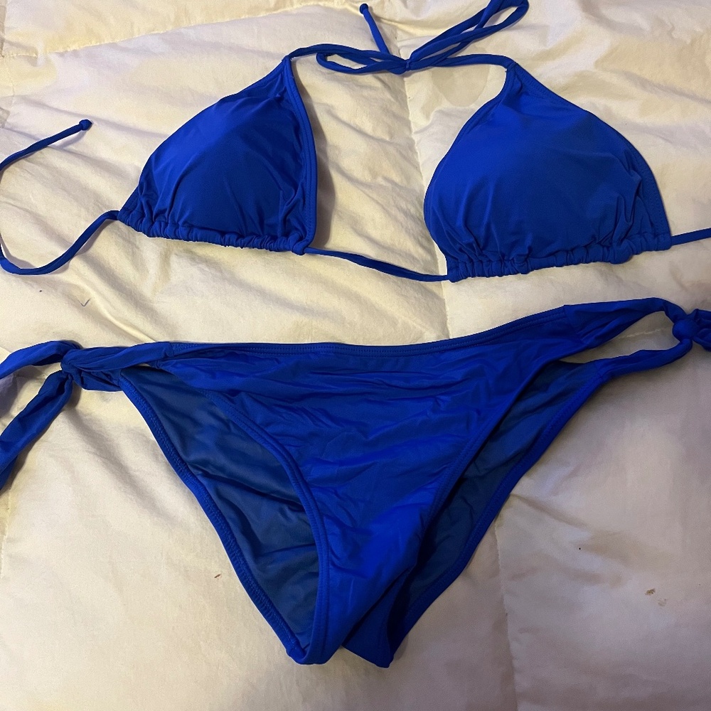 2 piece blue bikini